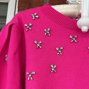 Avara size XL rhinestone embellished pink sweater in excellent condition.